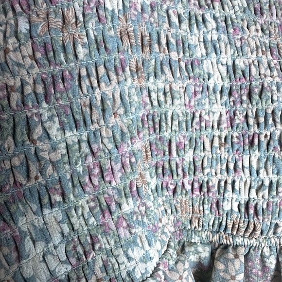 ❗️ Mimi Chica Layered Floral Spaghetti Strap Smocked Dress Size Medium - Picture 8 of 8